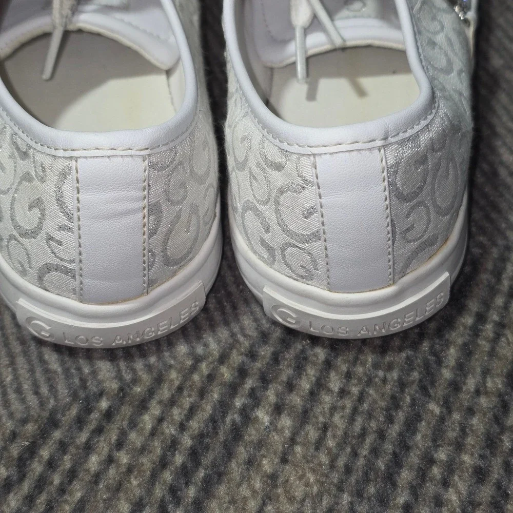 GBG‎ Los Angeles White Women's Sneakers